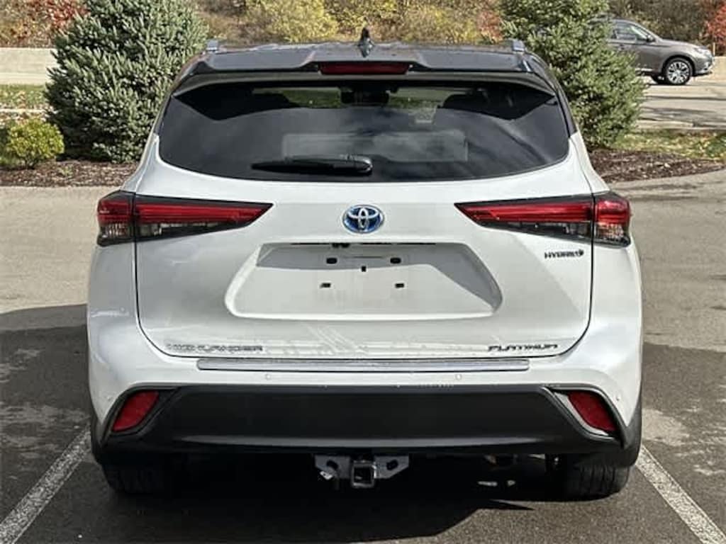 Used 2022 Toyota Highlander Hybrid Platinum SUV