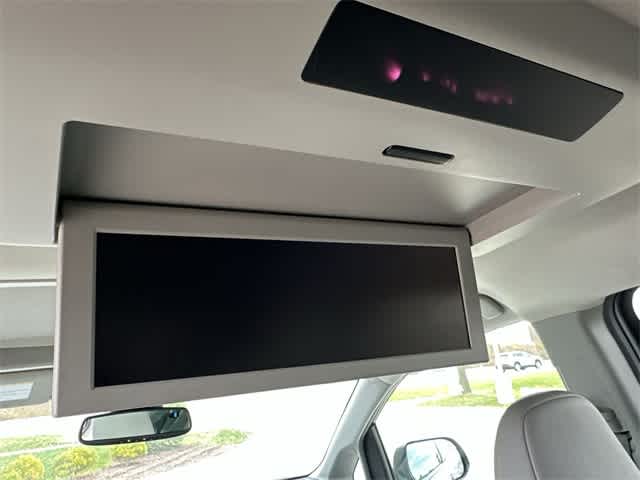 Thumbnail: 2018 Toyota Sienna - 16