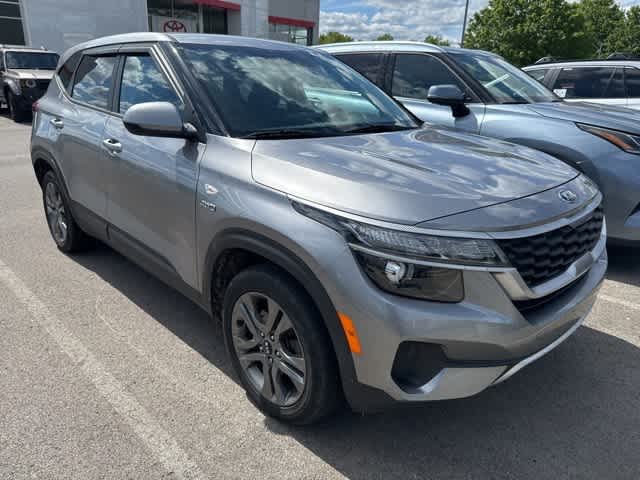 Thumbnail: 2021 Kia Seltos - 2