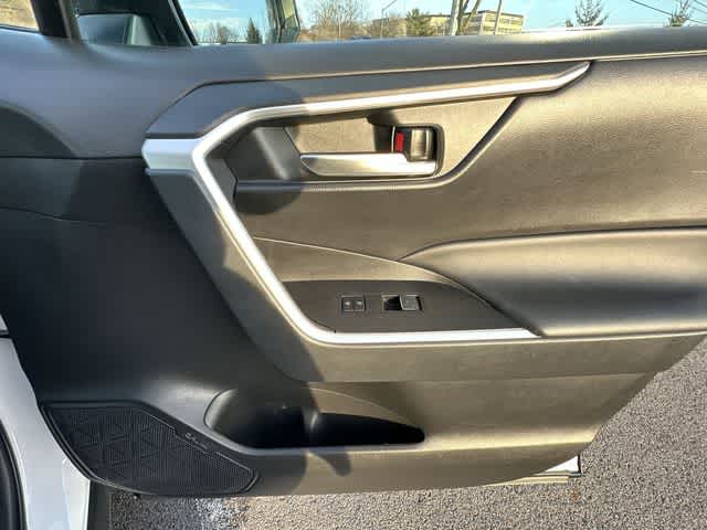 Thumbnail: 2023 Toyota RAV4 - 22