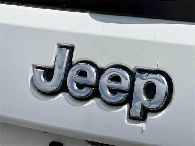 Thumbnail: 2017 Jeep Grand Cherokee - 26