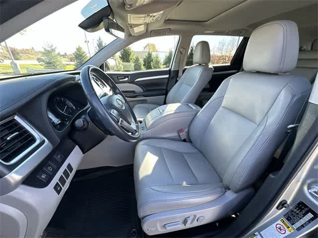 Thumbnail: 2018 Toyota Highlander - 18