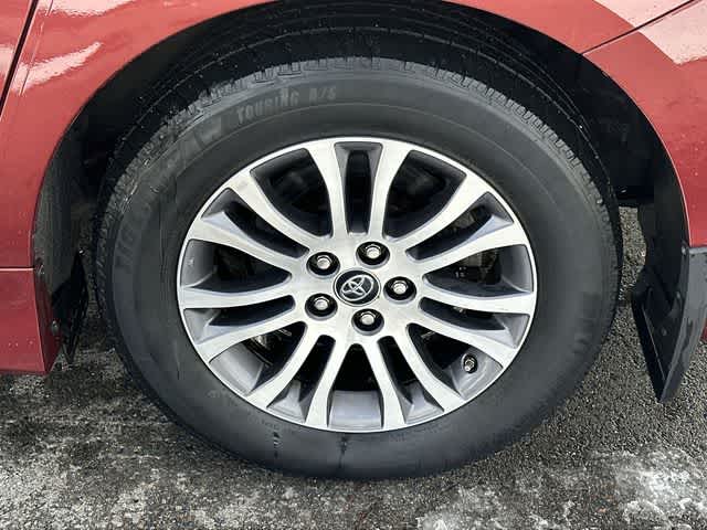 Thumbnail: 2018 Toyota Sienna - 5