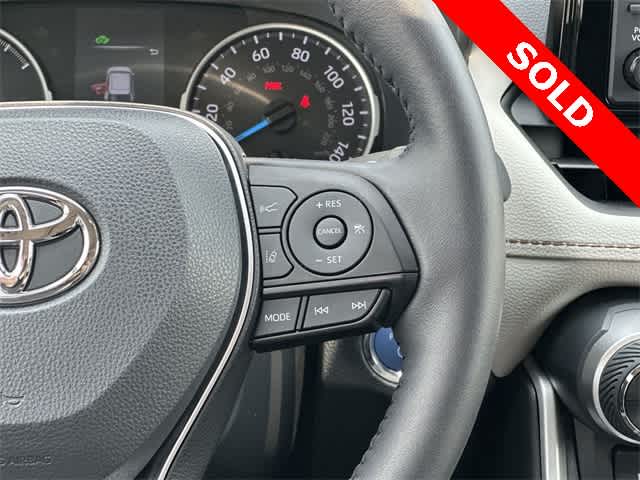 2022 Toyota RAV4 XLE 10