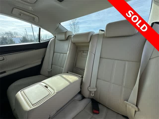 Thumbnail: 2017 Lexus ES - 19