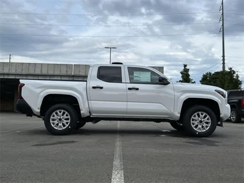 New 2024 Toyota Tacoma SR Truck Double Cab