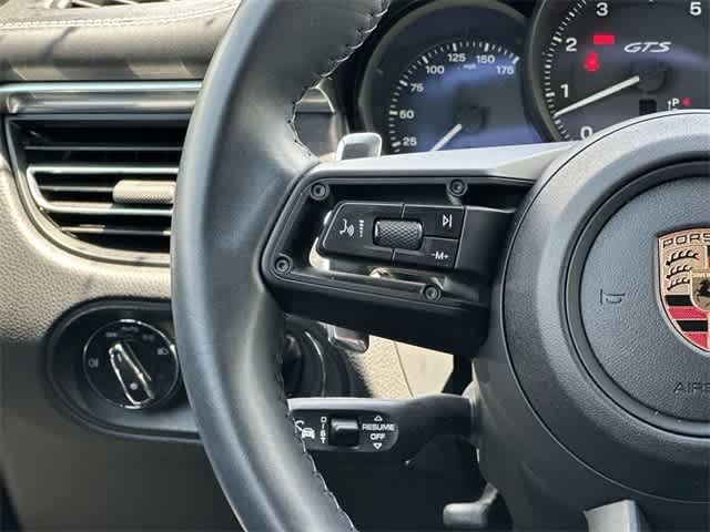 Thumbnail: 2023 Porsche Macan - 9