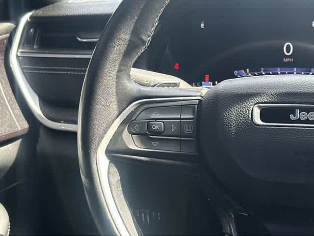 Thumbnail: 2022 Jeep Grand Cherokee - 9