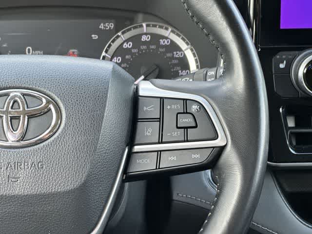 Thumbnail: 2023 Toyota Highlander - 10
