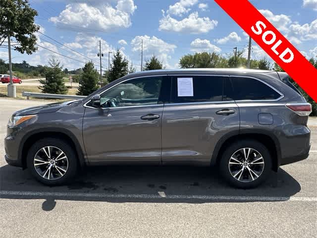 Thumbnail: 2016 Toyota Highlander - 2