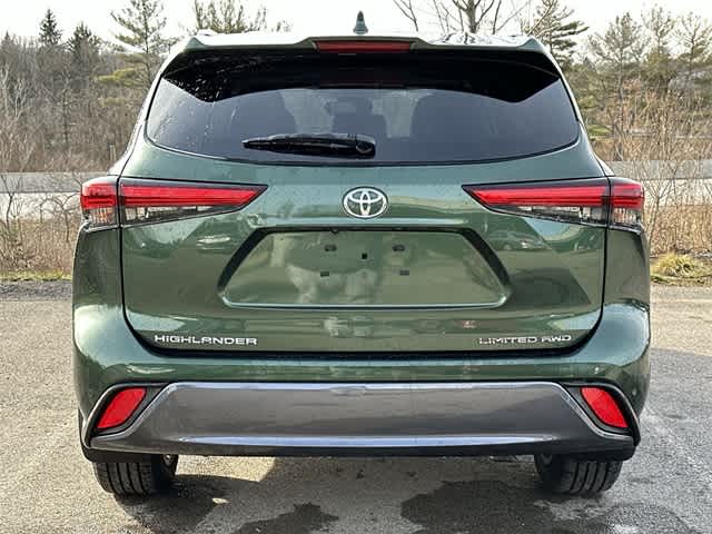 Thumbnail: 2023 Toyota Highlander - 4