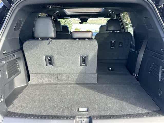 Thumbnail: 2024 Chevrolet Traverse - 30