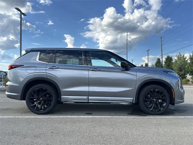 Thumbnail: 2023 Mitsubishi Outlander - 3