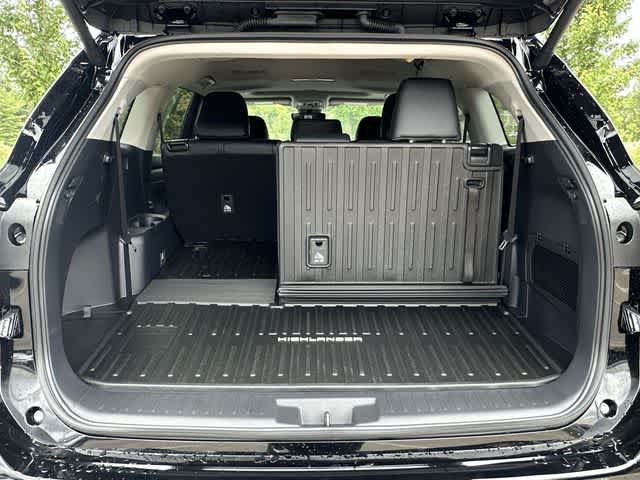 Thumbnail: 2024 Toyota Highlander - 26
