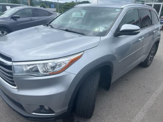 Thumbnail: 2016 Toyota Highlander - 6