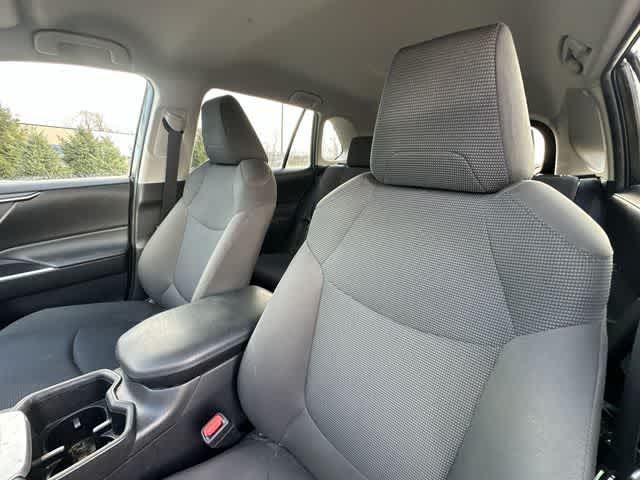 Thumbnail: 2022 Toyota RAV4 - 13