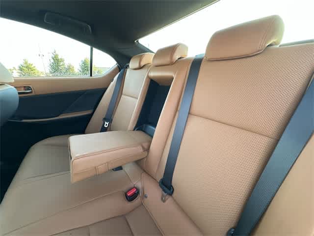 Thumbnail: 2022 Lexus IS - 18