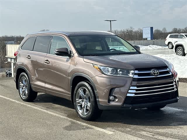 Thumbnail: 2017 Toyota Highlander - 24