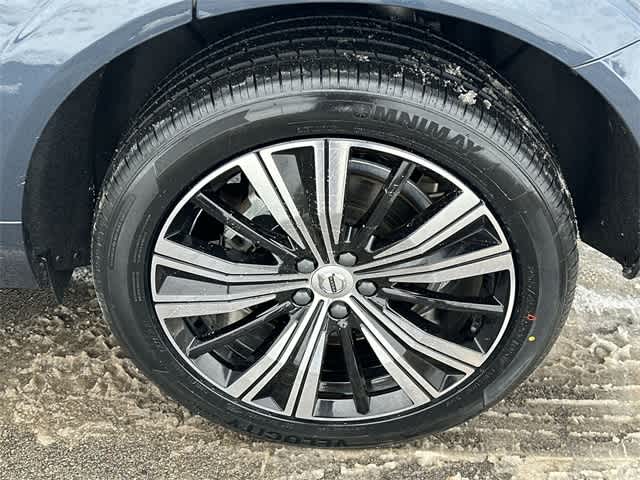 Thumbnail: 2023 Volvo XC60 - 5