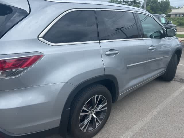 Thumbnail: 2016 Toyota Highlander - 2