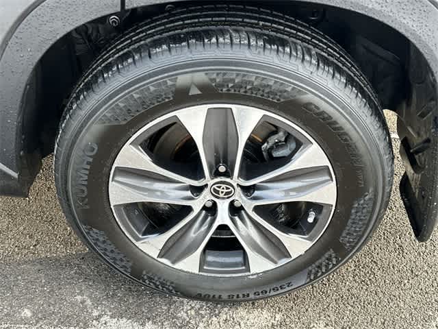 Thumbnail: 2023 Toyota Highlander - 5