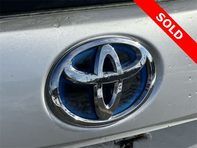 Thumbnail: 2013 Toyota Prius v - 15