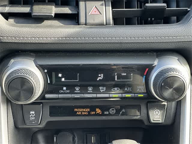 Thumbnail: 2021 Toyota RAV4 - 12