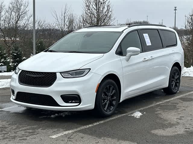 Thumbnail: 2021 Chrysler Pacifica - 1