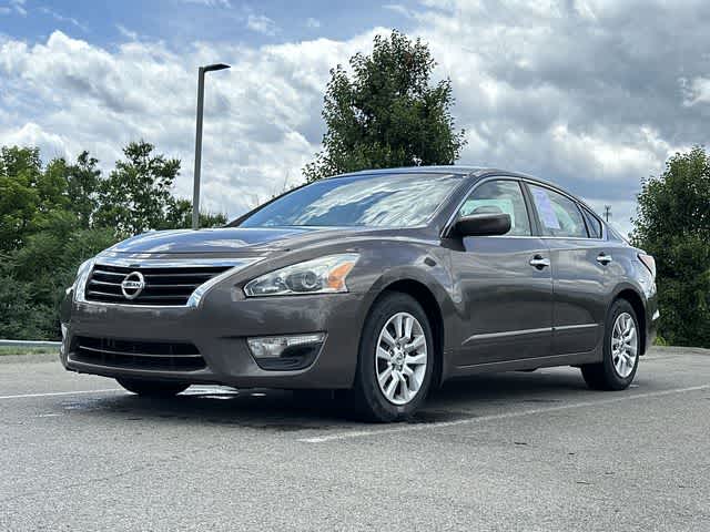 Thumbnail: 2015 Nissan Altima - 17
