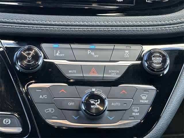 Thumbnail: 2022 Chrysler Pacifica - 13