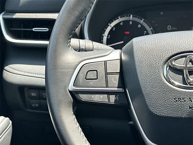 2024 Toyota Highlander XLE 8