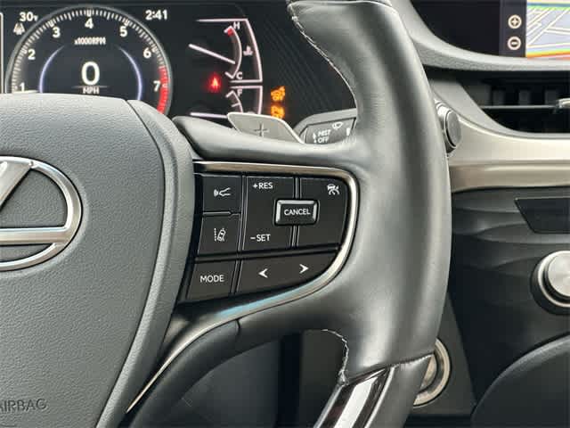 Thumbnail: 2021 Lexus ES - 9