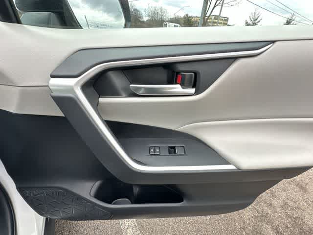 Thumbnail: 2019 Toyota RAV4 - 22