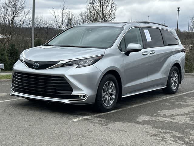 Thumbnail: 2023 Toyota Sienna - 1