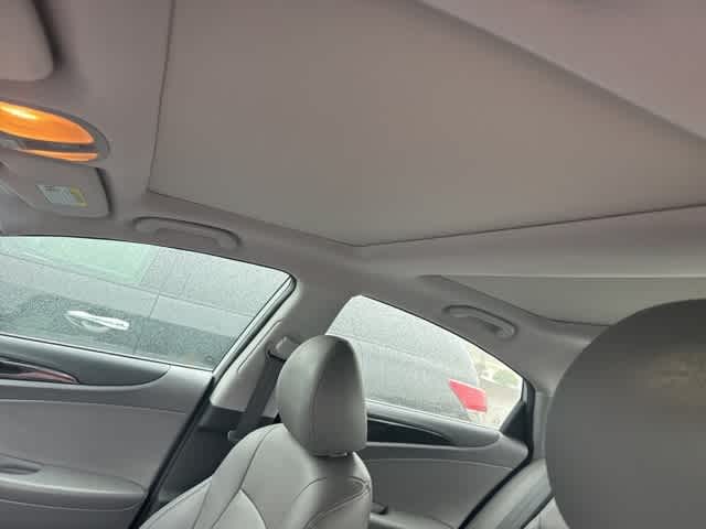 Thumbnail: 2012 Hyundai Sonata - 8