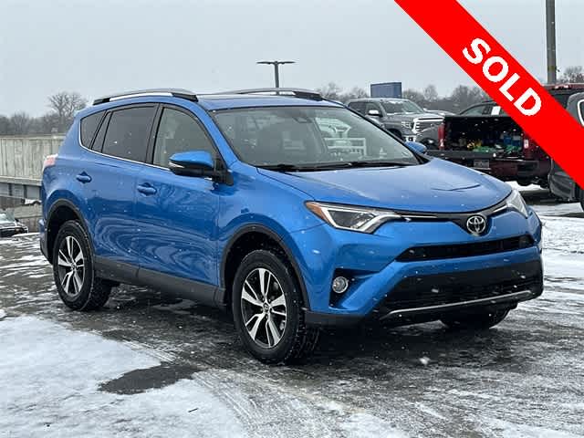 Thumbnail: 2017 Toyota RAV4 - 21