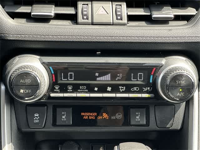 Thumbnail: 2019 Toyota RAV4 - 14