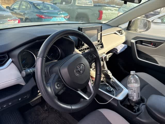 Thumbnail: 2021 Toyota RAV4 - 6