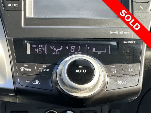 Thumbnail: 2013 Toyota Prius v - 12