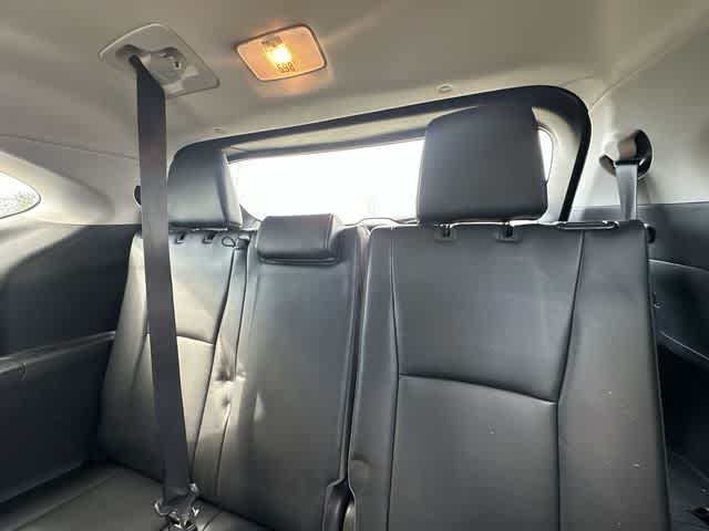 Thumbnail: 2023 Toyota Highlander - 18