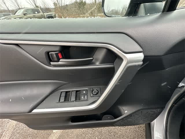 Thumbnail: 2025 Toyota RAV4 - 15