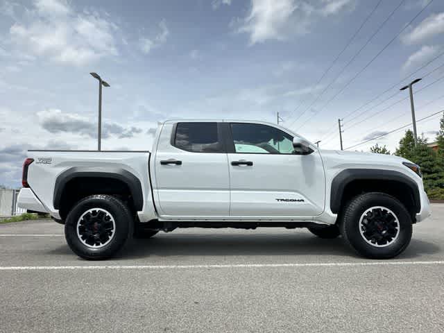 Thumbnail: 2024 Toyota Tacoma - 3