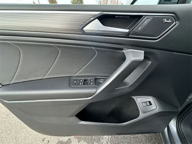 Thumbnail: 2022 Volkswagen Tiguan - 18