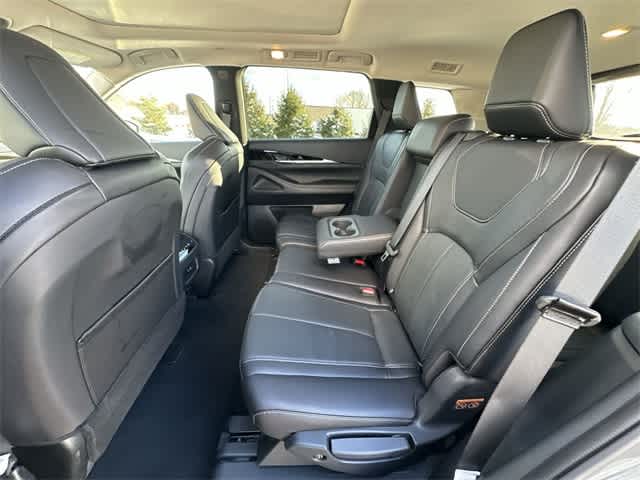 Thumbnail: 2025 INFINITI QX60 - 18