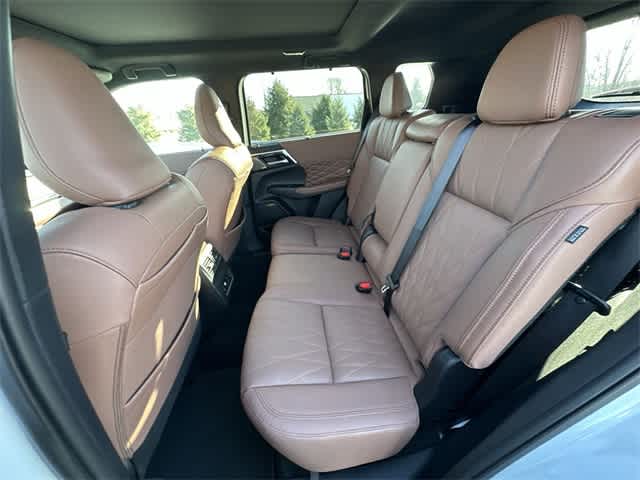 Thumbnail: 2025 Mitsubishi Outlander - 20