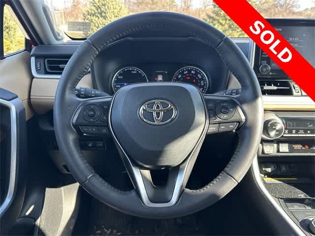 Thumbnail: 2021 Toyota RAV4 - 8