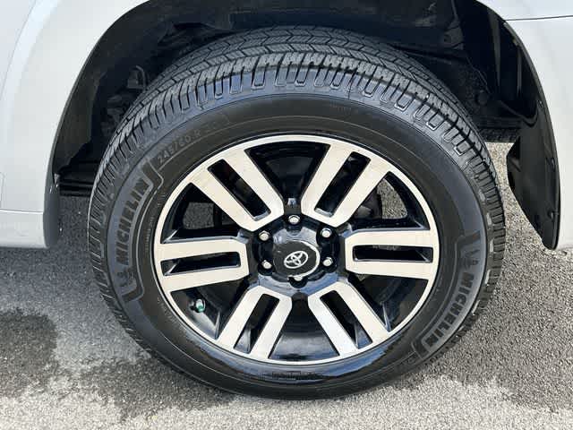 Thumbnail: 2019 Toyota 4Runner - 5