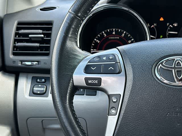 Thumbnail: 2012 Toyota Highlander - 9