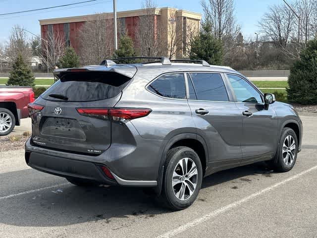 Thumbnail: 2023 Toyota Highlander - 25