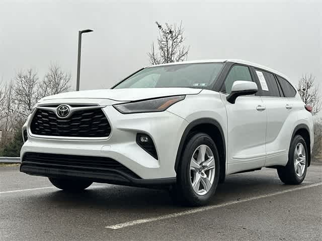 Thumbnail: 2023 Toyota Highlander - 29